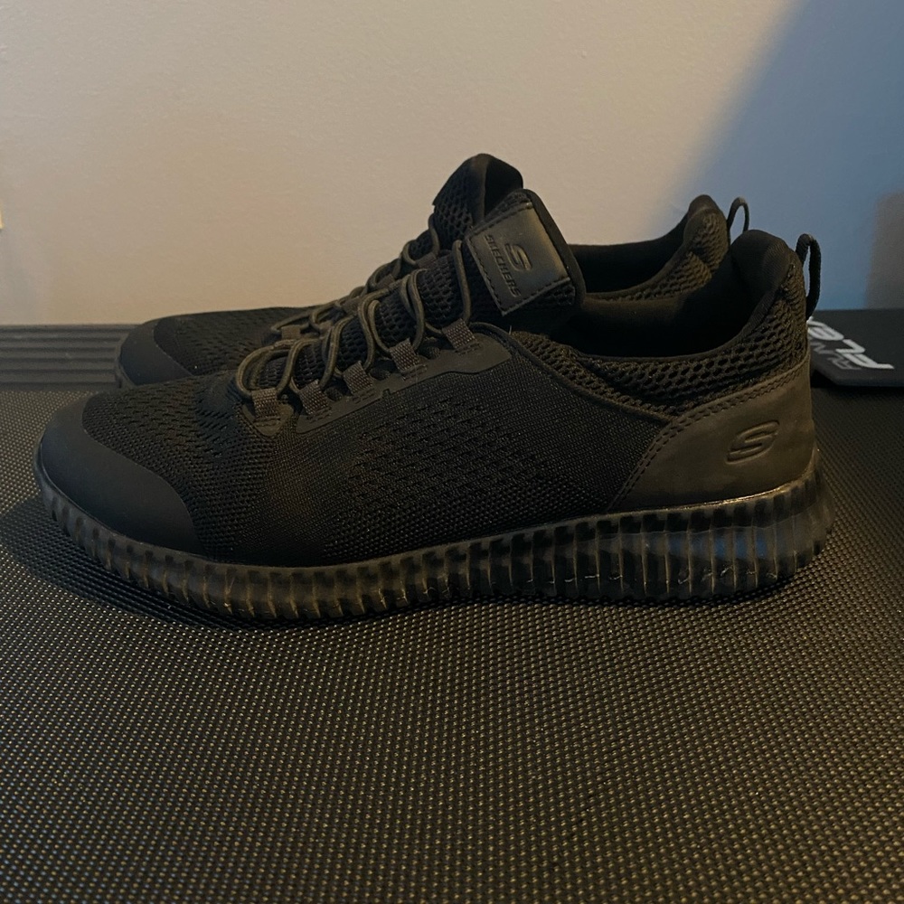 Skechers work shoes non slip